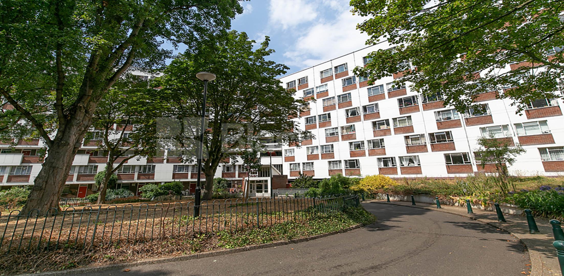 			IDEAL FOR 4 SHARERS!, 4 Bedroom, 1 bath, 1 reception Apartment			 Cruikshank Street, KINGS CROSS-RUSSELL SQUARE